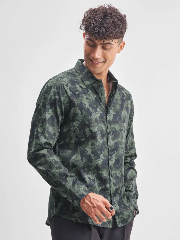 Men Slim Fit Casual Shirt