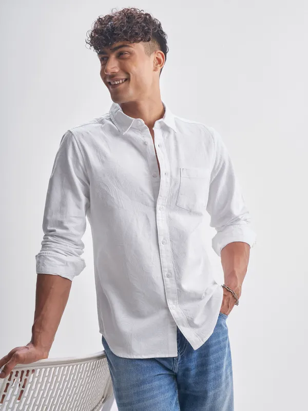 Highlander Men White Self Design Slim Fit Casual Shirt