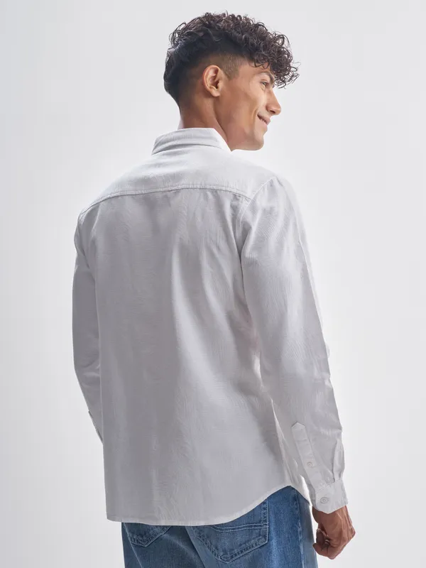 Highlander Men White Self Design Slim Fit Casual Shirt