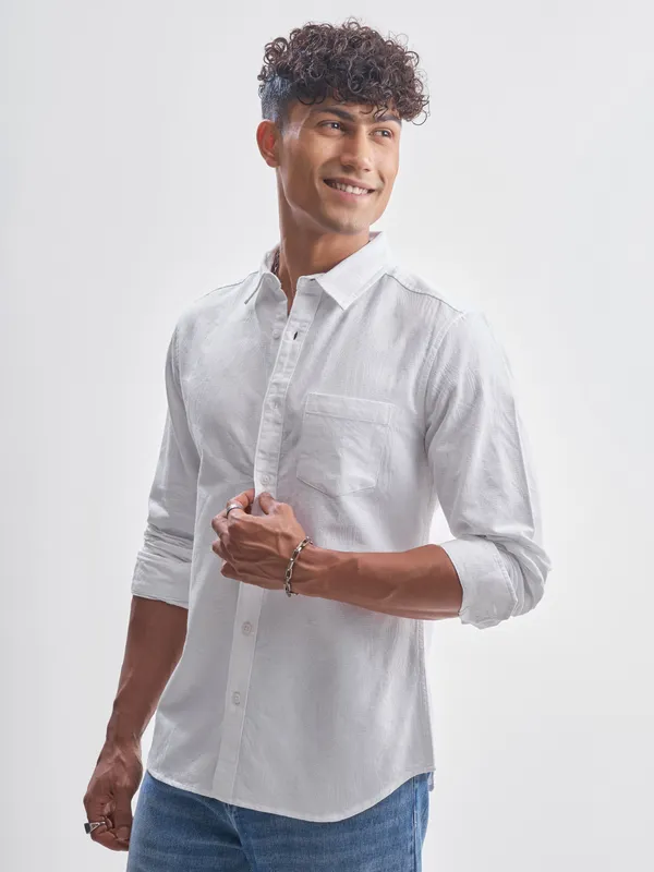 Highlander Men White Self Design Slim Fit Casual Shirt