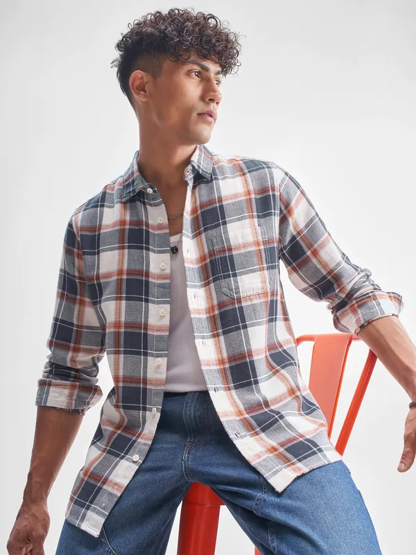 Highlander Men Blue Checked Slim Fit Casual Shirt