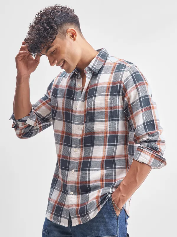 Highlander Men Blue Checked Slim Fit Casual Shirt