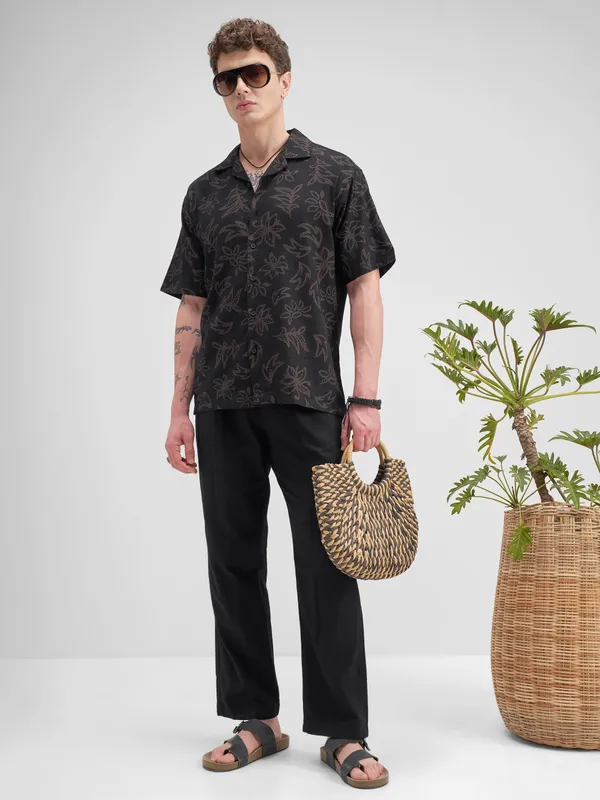 Highlander Men Black Printed Relaxed Fit Casual Shirt