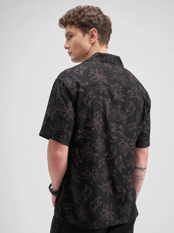 Highlander Men Black Printed Relaxed Fit Casual Shirt