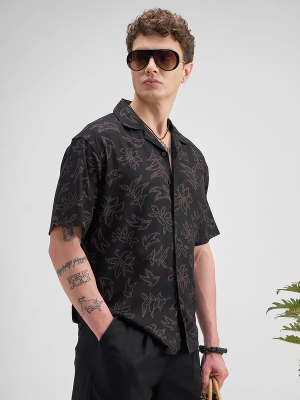 Highlander Men Black Printed Relaxed Fit Casual Shirt