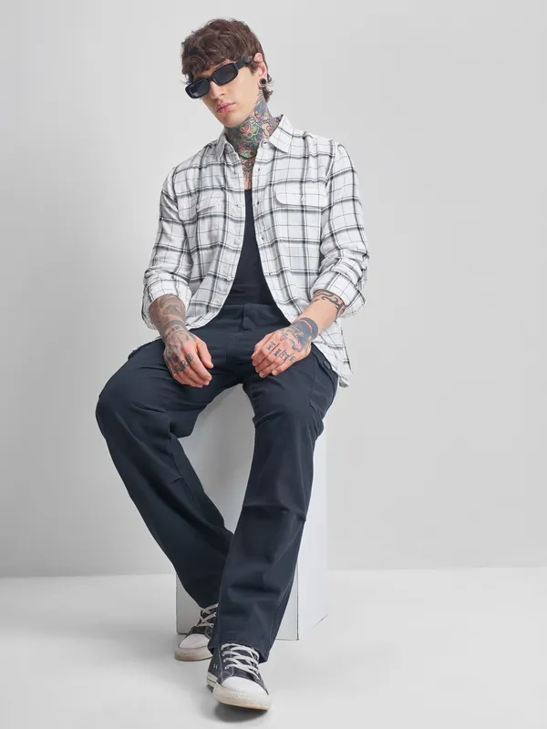 Highlander Men White Checked Relaxed Fit Casual Shirt