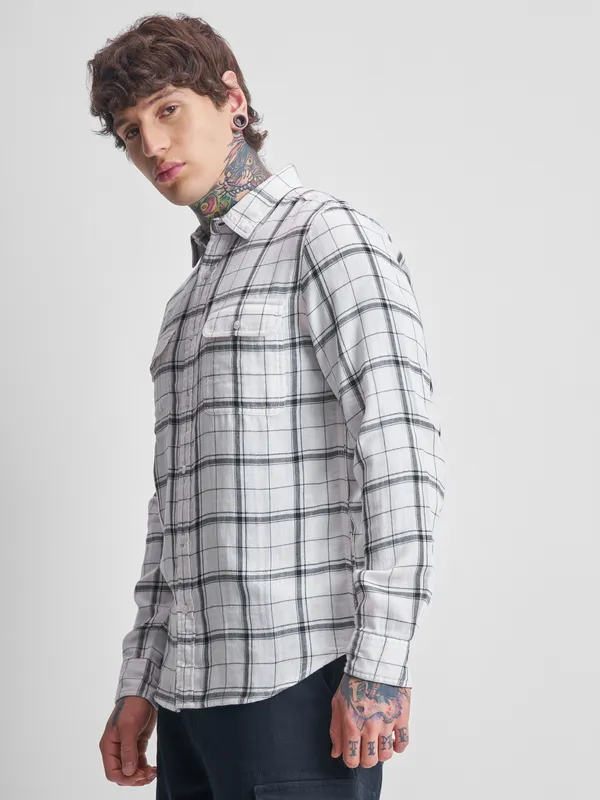 Highlander Men White Checked Relaxed Fit Casual Shirt