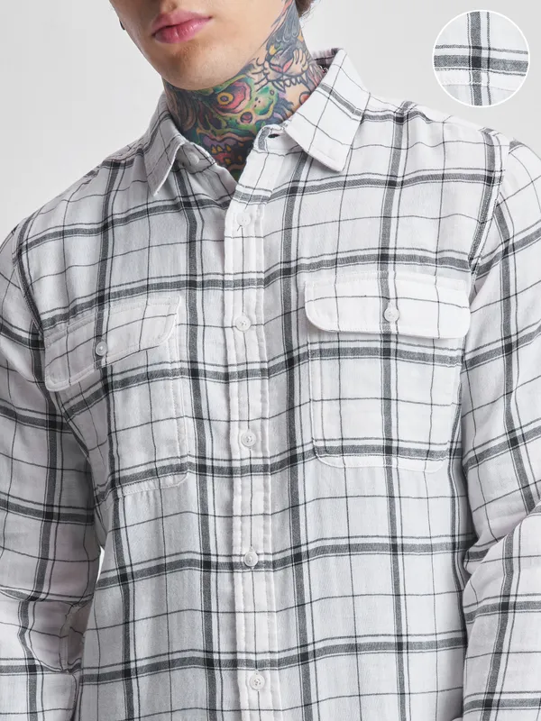 Highlander Men White Checked Relaxed Fit Casual Shirt