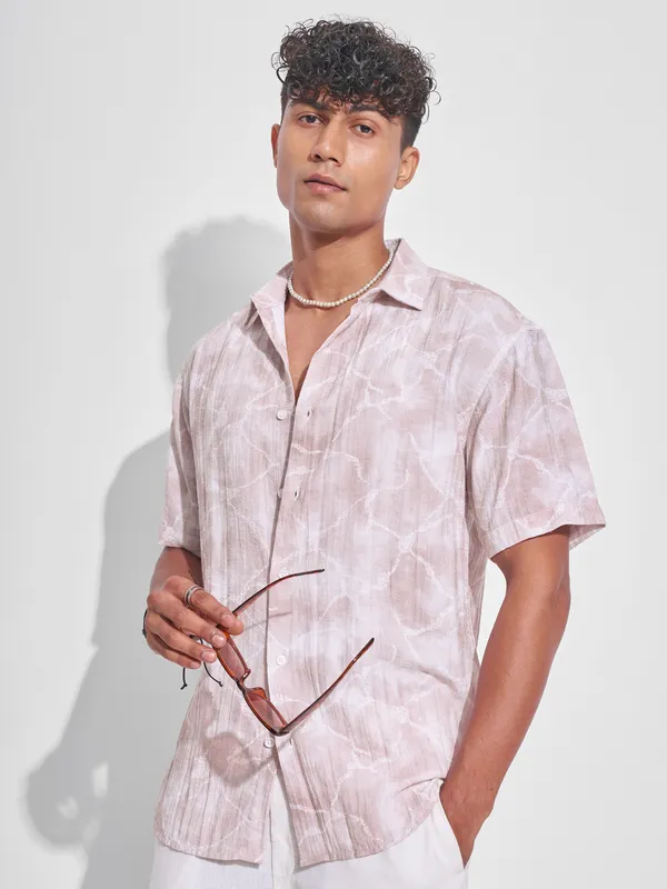 Highlander Men Pink Printed Relaxed Fit Casual Shirt