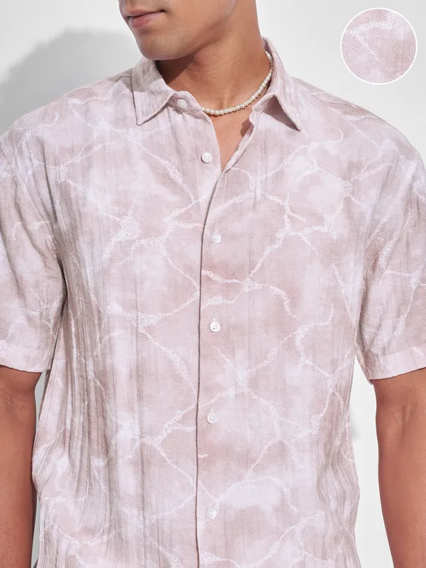 Highlander Men Pink Printed Relaxed Fit Casual Shirt