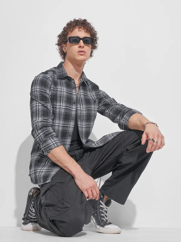Highlander Men Black Checked Slim Fit Casual Shirt