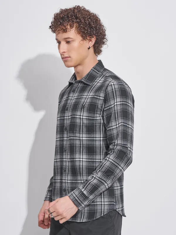 Highlander Men Black Checked Slim Fit Casual Shirt