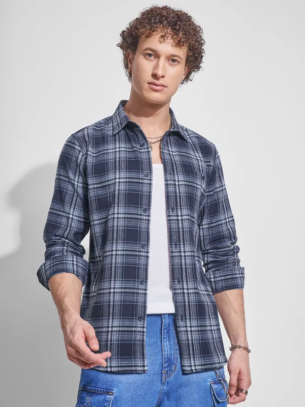Highlander Men Navy Blue Checked Slim Fit Casual Shirt