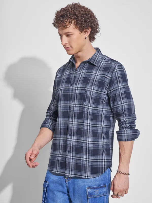 Highlander Men Navy Blue Checked Slim Fit Casual Shirt