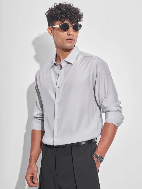 Highlander Men Grey Solid Oversized Fit Casual Shirt