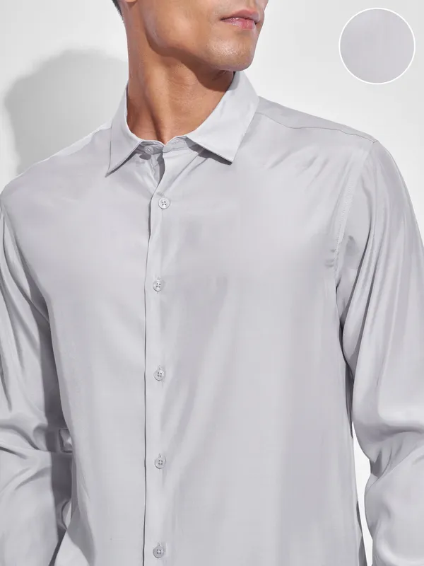 Highlander Men Grey Solid Oversized Fit Casual Shirt