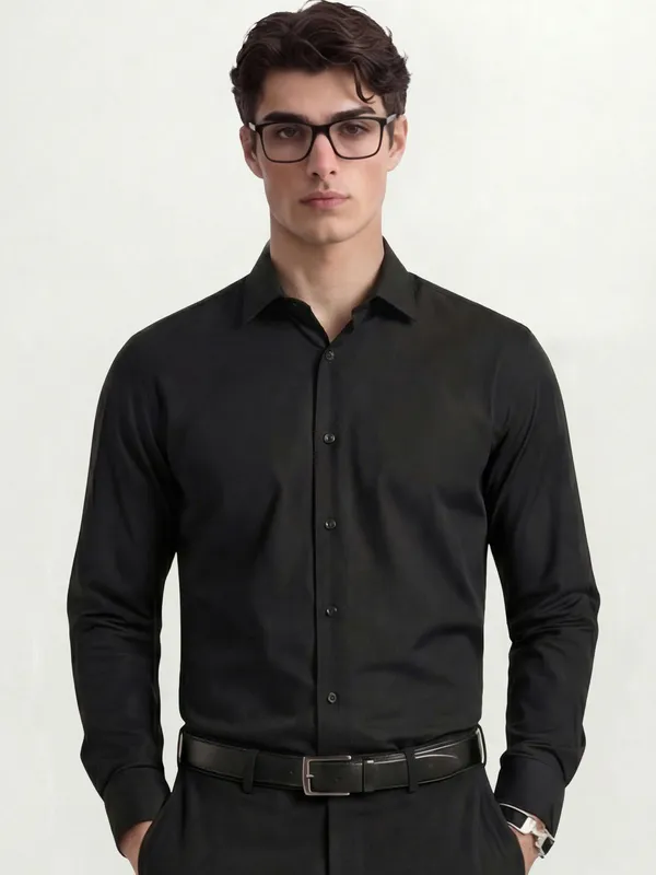 Highlander Men Black Solid Relaxed Fit Casual Shirt