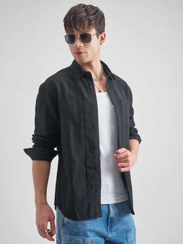 Highlander Men Black Striped Relaxed Fit Casual Shirt