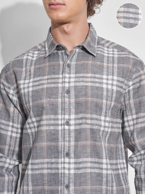 Highlander Men Cream Checked Relaxed Fit Casual Shirt