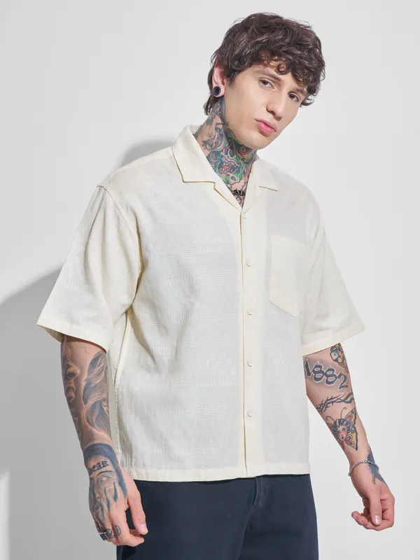 Highlander Men Cream Self Design Boxy Fit Casual Shirt