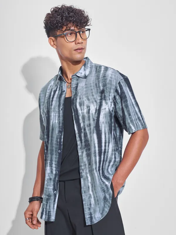 Highlander Men Grey Printed Oversized Fit Casual Shirt