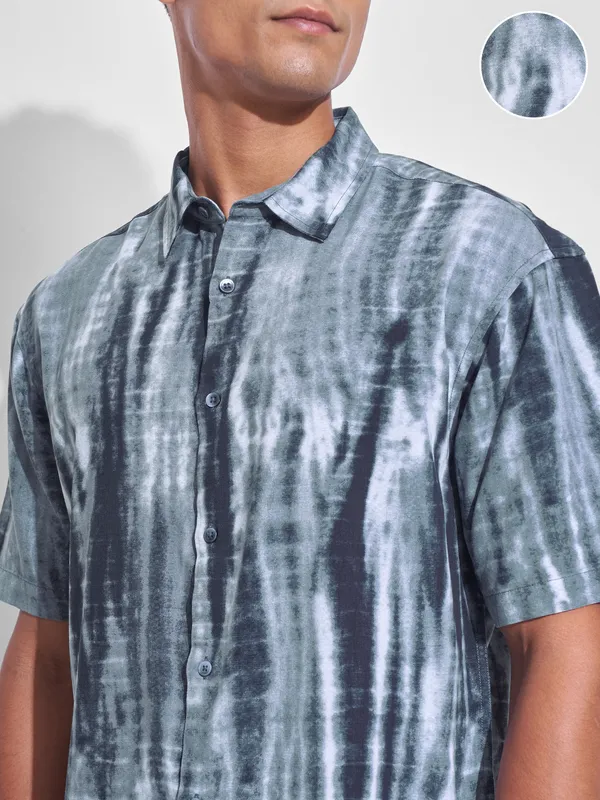 Highlander Men Grey Printed Oversized Fit Casual Shirt