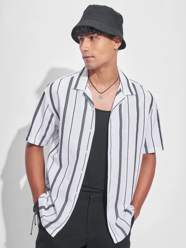 Men Relaxed Fit Casual Shirt