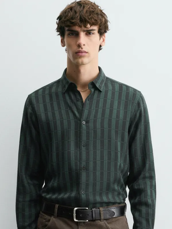 Highlander Men Green Self Design Relaxed Fit Casual Shirt