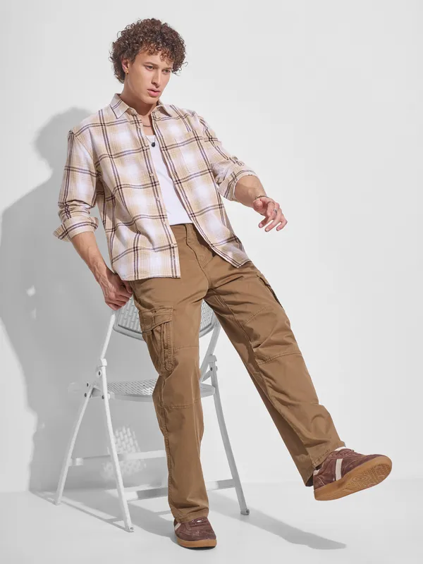 Highlander Men Beige Checked Relaxed Fit Casual Shirt