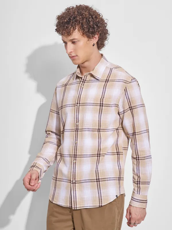 Highlander Men Beige Checked Relaxed Fit Casual Shirt