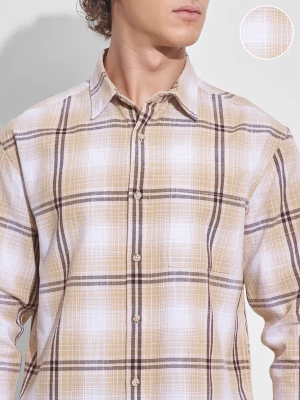 Highlander Men Beige Checked Relaxed Fit Casual Shirt