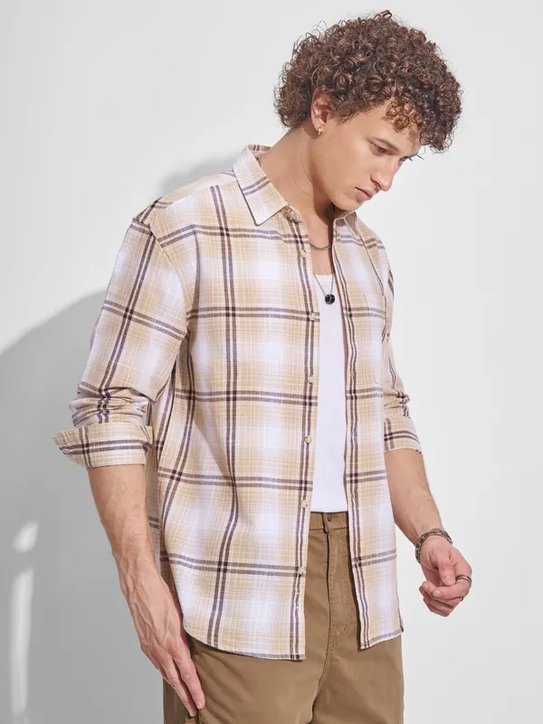 Highlander Men Beige Checked Relaxed Fit Casual Shirt