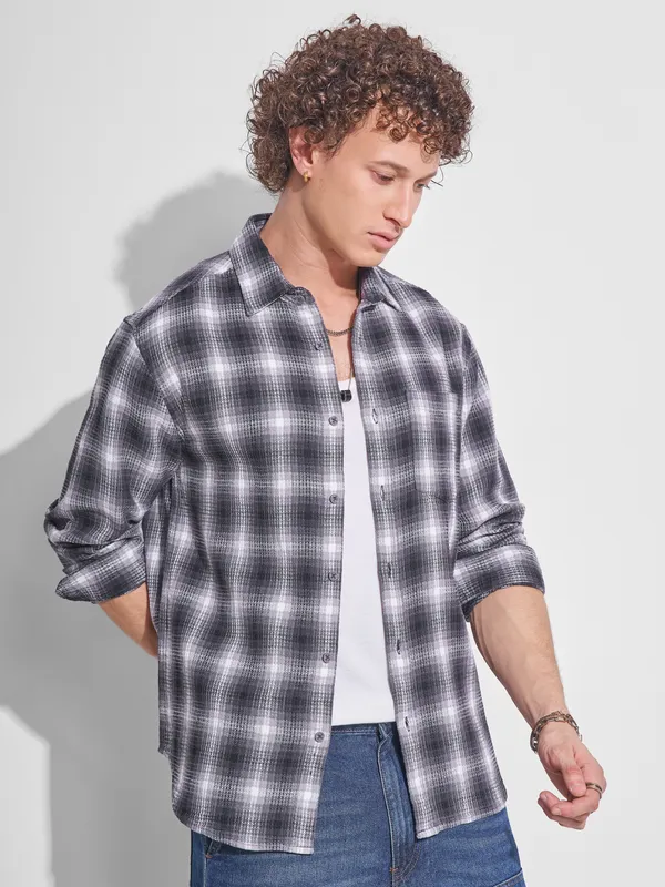 Highlander Men Grey Checked Relaxed Fit Casual Shirt