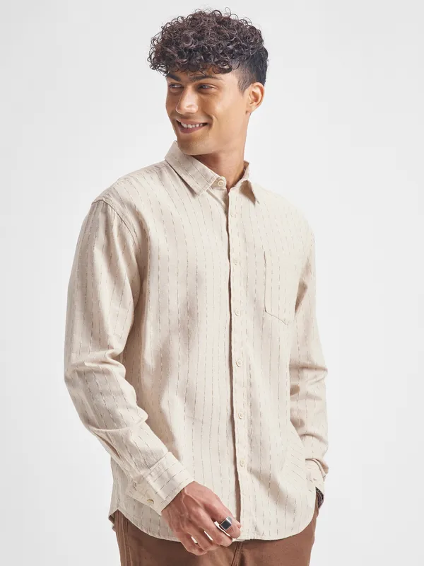 Highlander Men Beige Self Design Relaxed Fit Casual Shirt