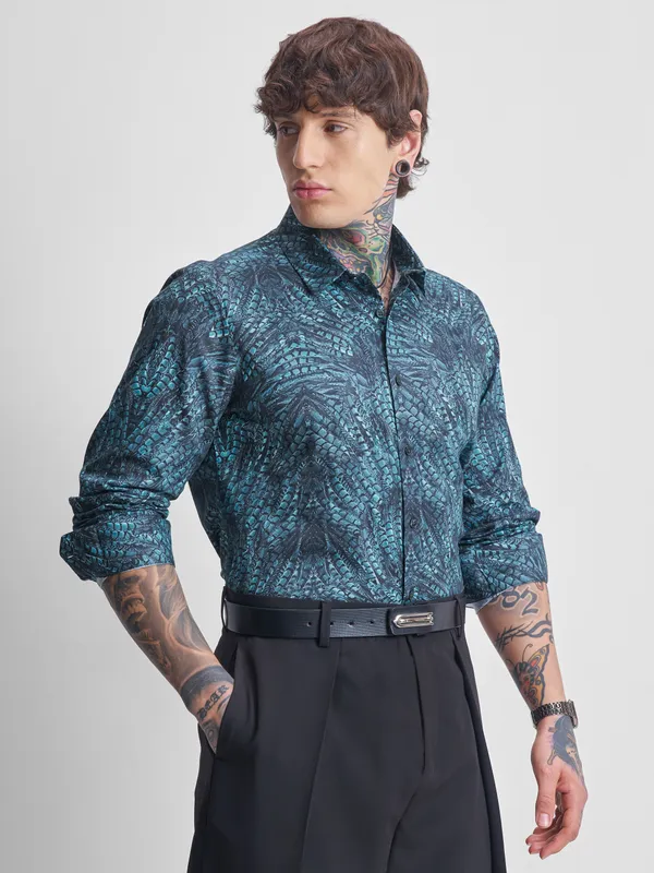 Highlander Men Teal Printed Slim Fit Casual Shirt