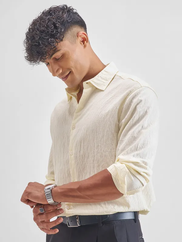 Highlander Men Cream Crushed Relaxed Fit Casual Shirt