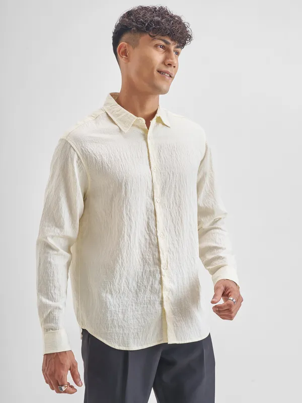 Highlander Men Cream Crushed Relaxed Fit Casual Shirt