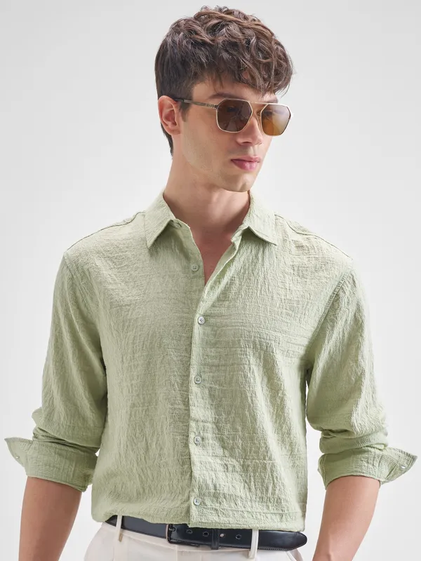 Highlander Men Green Crushed Relaxed Fit Casual Shirt
