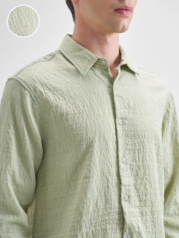 Highlander Men Green Crushed Relaxed Fit Casual Shirt