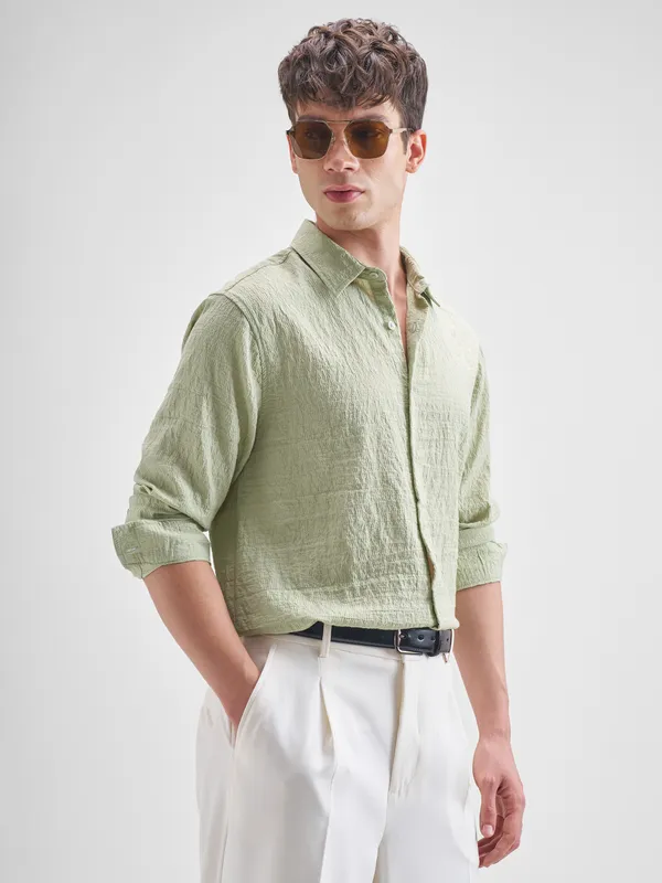 Highlander Men Green Crushed Relaxed Fit Casual Shirt