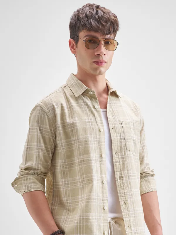 Highlander Men Beige Checked Relaxed Fit Casual Shirt