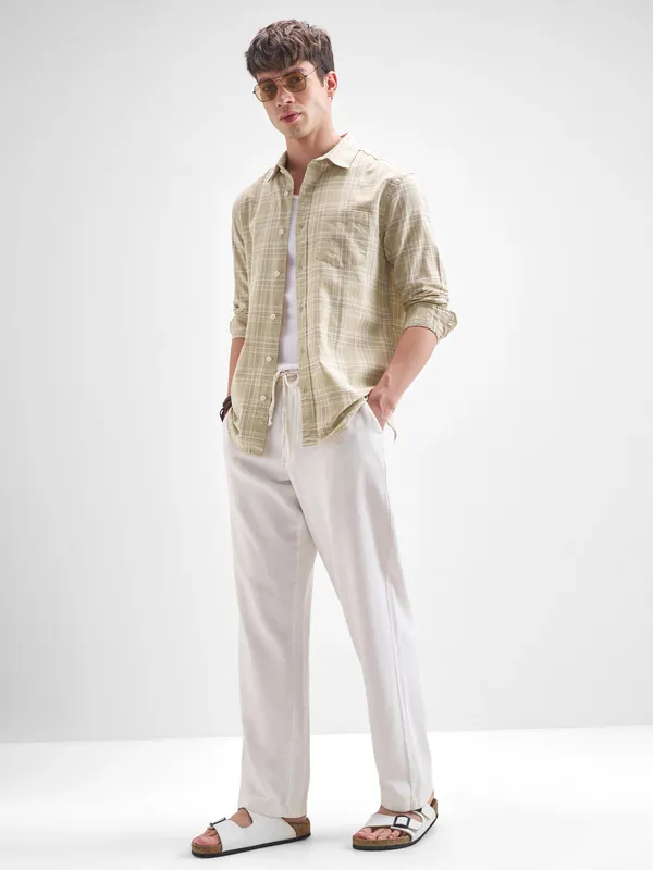 Highlander Men Beige Checked Relaxed Fit Casual Shirt