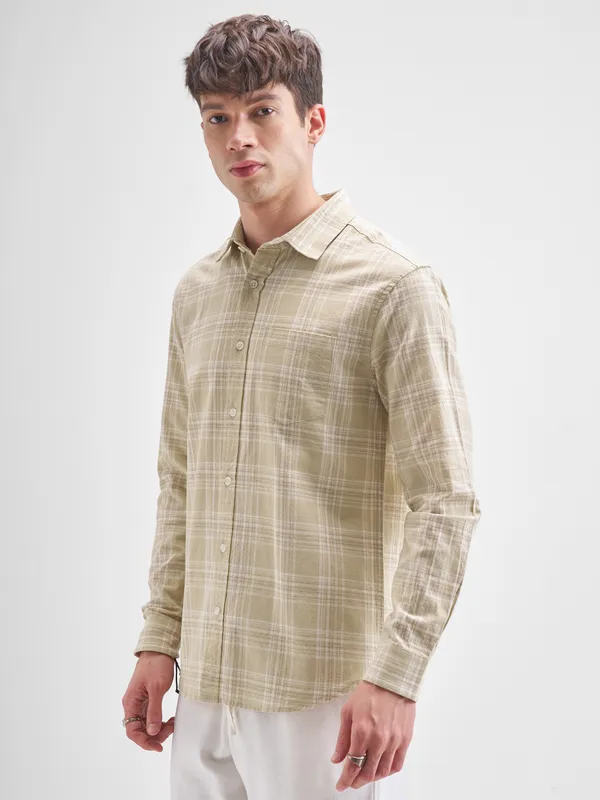 Highlander Men Beige Checked Relaxed Fit Casual Shirt