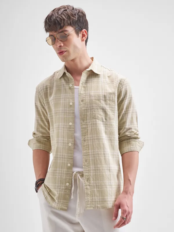 Highlander Men Beige Checked Relaxed Fit Casual Shirt