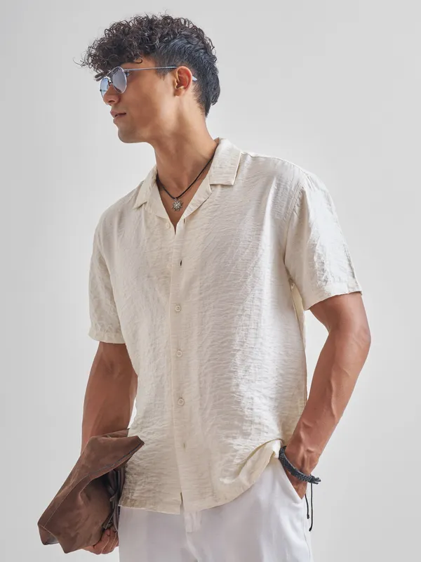 Highlander Men Cream Self Design Relaxed Fit Casual Shirt