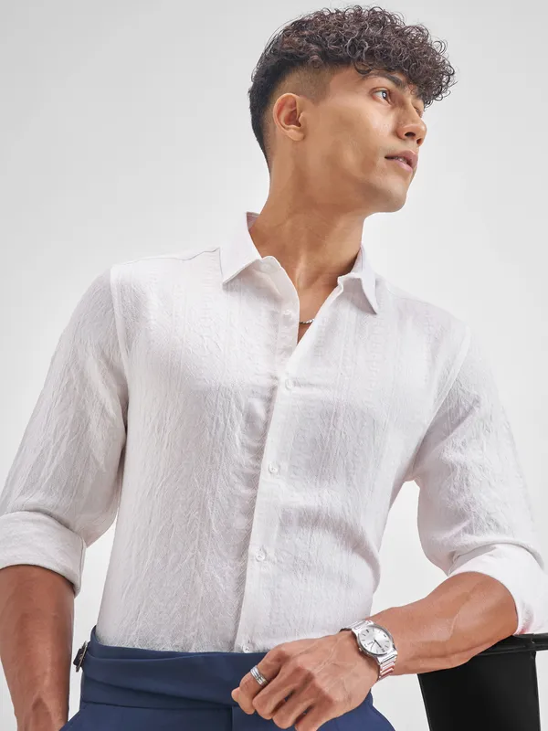 Highlander Men White Crushed Slim Fit Casual Shirt