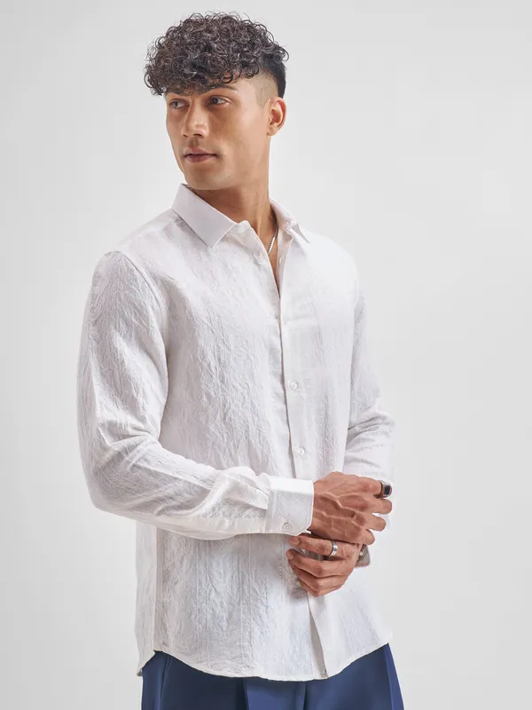 Highlander Men White Crushed Slim Fit Casual Shirt