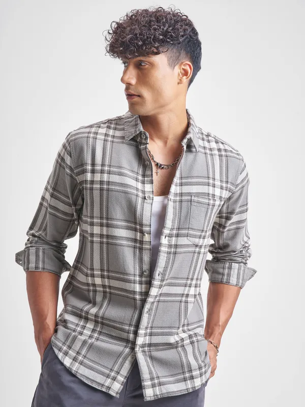 Highlander Men Grey Checked Slim Fit Casual Shirt