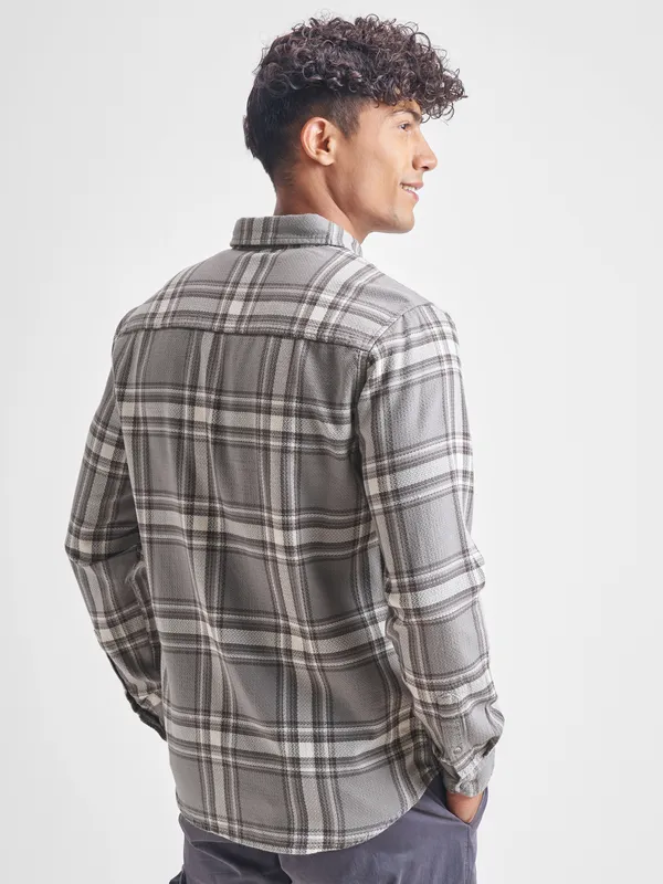 Highlander Men Grey Checked Slim Fit Casual Shirt