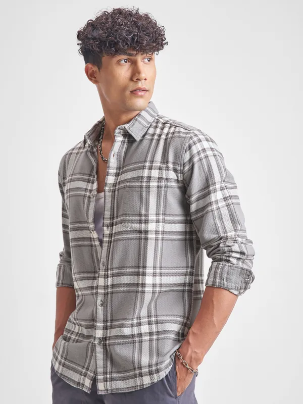 Highlander Men Grey Checked Slim Fit Casual Shirt